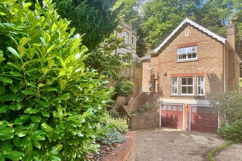 36a Park Road, Kenley, CR8 5AQ