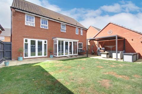 4 bedroom detached house for sale, Mahaddie Way, Warboys