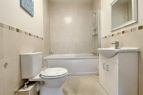 Flat 1, Wessex House, 9 - 11 Gervis Place, Bournemouth, BH1 2AL