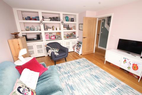 8 Kendall Avenue, Beckenham, BR3 4QB