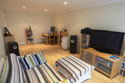 1 bedroom flat for sale, LEATHERHEAD