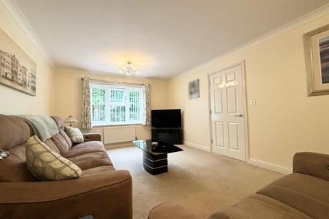 6 bedroom detached house for sale, Kestrel Close, Kingsnorth