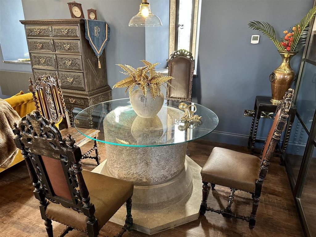 F66358 F4-F285-4 D0 E-8 BF5-EB80 B3 D4 B5 C8.jpeg