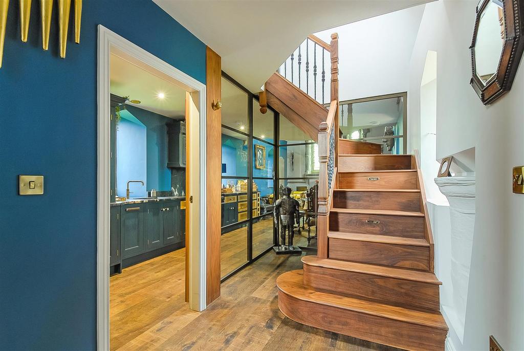 13 C94142-5876-46 CC-8130-271 C24 EFD97 A.jpeg