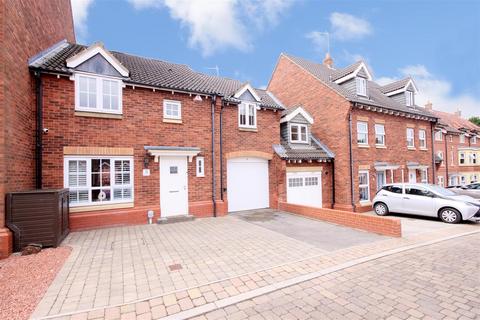 4 bedroom mews for sale, Juniper Chase, Beverley