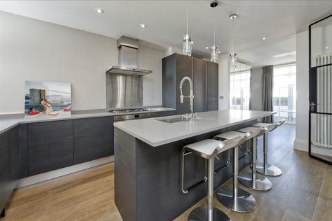 3 bedroom flat for sale, London W6