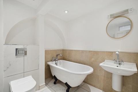 5 bedroom terraced house to rent, Brompton Square, Knightsbridge SW3