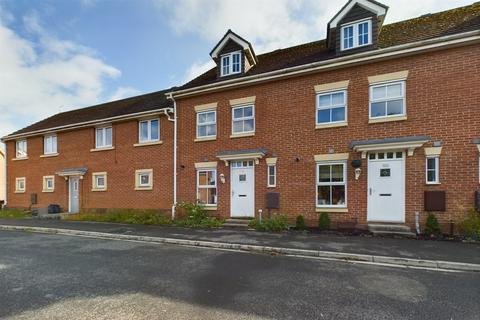 3 bedroom terraced house for sale, Maddren Way, Linthorpe, Middlesbrough, TS5