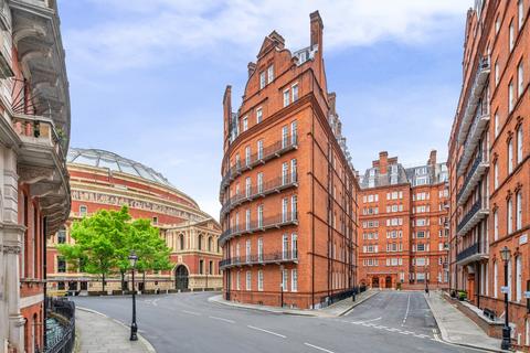 4 bedroom apartment to rent, Kensington Gore, London SW7