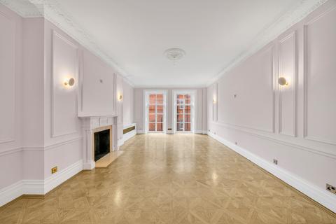 4 bedroom apartment to rent, Kensington Gore, London SW7