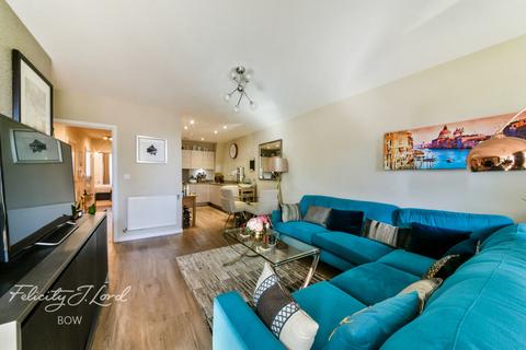 2 bedroom apartment for sale, Luff Court, Geoff Cade Way, Bow, E3