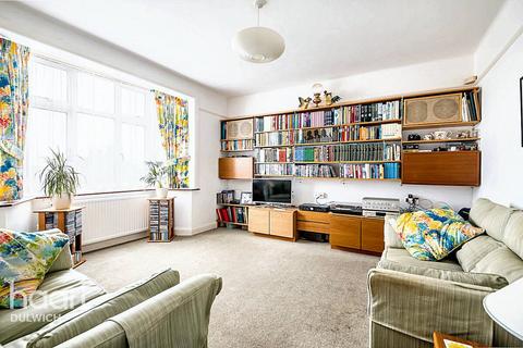 3 bedroom semi-detached house for sale, Hillcourt Road, London