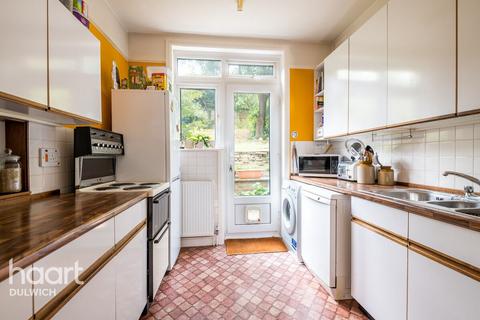 3 bedroom semi-detached house for sale, Hillcourt Road, London