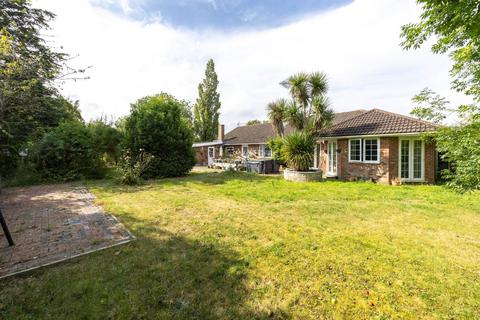 4 bedroom detached bungalow for sale, Magpie Hall Road, Stubbs Cross, Ashford