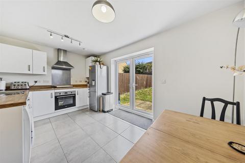 3 bedroom end of terrace house for sale, Blackcurrant Grove, Higham Ferrers NN10