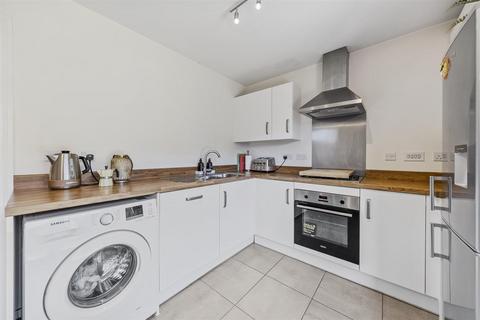 25 Blackcurrant Grove, Higham Ferrers, Rushden, NN10 8FN