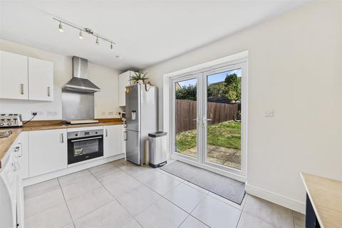 25 Blackcurrant Grove, Higham Ferrers, Rushden, NN10 8FN