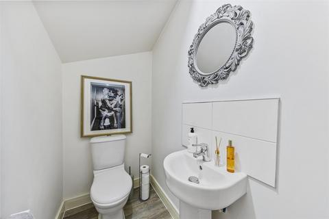 25 Blackcurrant Grove, Higham Ferrers, Rushden, NN10 8FN