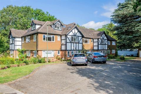25 Axwood, Epsom, KT18 7DR