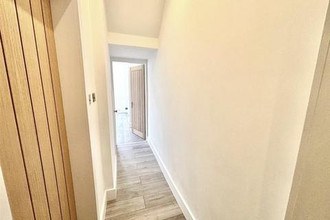 1 bedroom property for sale, Ramuz Drive, Westcliff-On-Sea