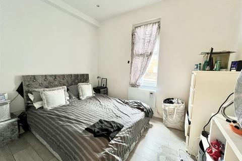 1 bedroom property for sale, Ramuz Drive, Westcliff-On-Sea