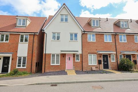 4 bedroom end of terrace house for sale, Edwin Street, Burgess Hill, RH15