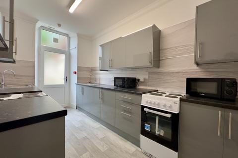 1 bedroom in a house share to rent, Perth Road, Dundee, DD2