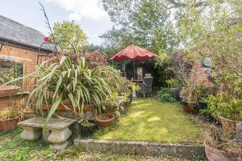 2 bedroom end of terrace house for sale, West Street, Welford