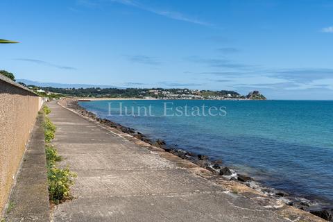 1 bedroom flat for sale, Ashley House, La Grande Route Des Sablons, Grouville, Jersey. JE3 9FQ