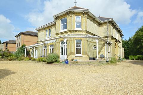 2 bedroom ground floor flat for sale, STUNNING GROUND FLOOR FLAT * SHANKLIN