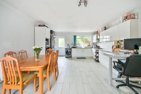 2 Garrard Road, Slough, SL2 2QW