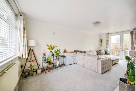 2 Garrard Road, Slough, SL2 2QW