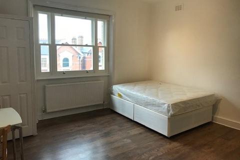 Studio to rent, West End Lane, West Hampstead NW6