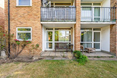 19 Lankton Close, Beckenham, BR3 5DZ