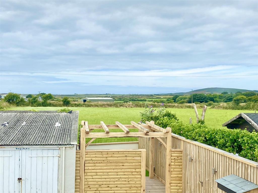 Garden, Garage, Parking & Views