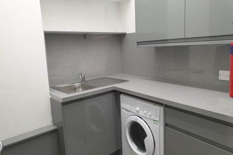 3 bedroom flat to rent, 93 1/1 Nethergate, ,