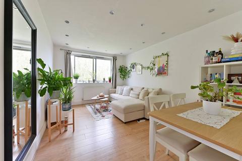 2 bedroom flat for sale, West Hill, West Hill, London, SW15