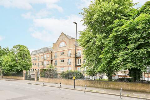 1 bedroom flat for sale, Bryant Court, Acton, London, W3