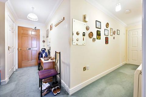 1 bedroom flat for sale, Bryant Court, Acton, London, W3