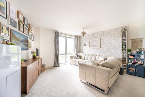 2 bedroom flat to rent, Barking, Barking, IG11