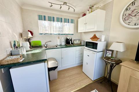 2 bedroom chalet for sale, Broadside Chalet Park, Stalham, NR12