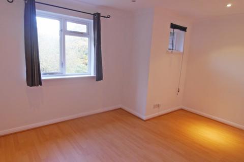 1 bedroom flat to rent, Gorringes Brook, Horsham, RH12