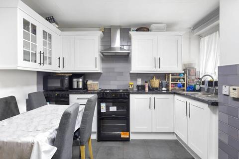 3 bedroom flat for sale, Northumberland Park, Tottenham, London, N17