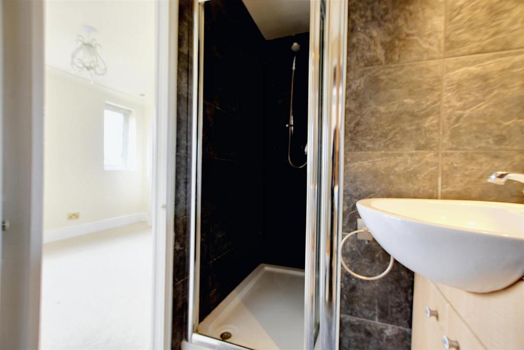 En-Suite 2.jpeg