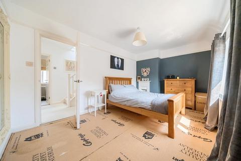 1 Judds Close, Witney, OX28 2JY