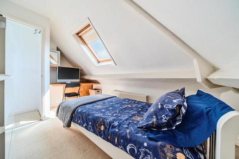 1 Judds Close, Witney, OX28 2JY