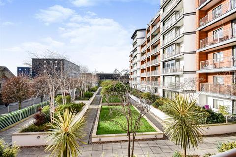 1 bedroom apartment to rent, Holland Gardens, Brentford