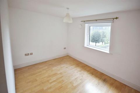 1 bedroom apartment to rent, Holland Gardens, Brentford