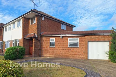 3 bedroom semi-detached house for sale, Swasedale Road, Luton, LU3 2UB