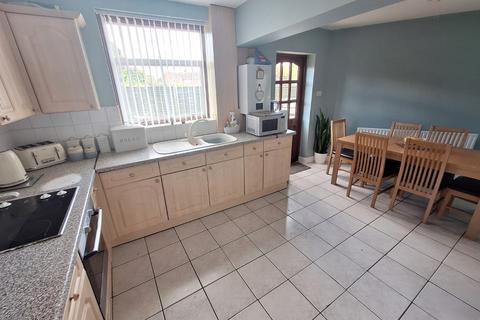 3 bedroom semi-detached house for sale, Swasedale Road, Luton, LU3 2UB